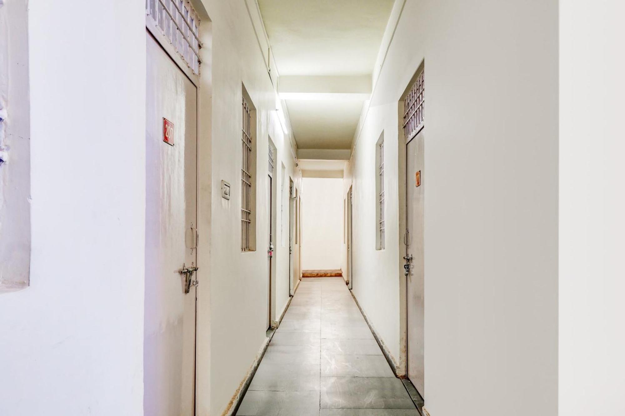 Spot On Siddhi Maa Hotel Gwalior Luaran gambar